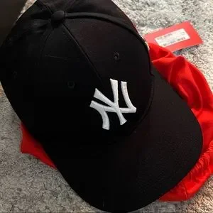 Gucci NWT Authentic Black Yankee Logo Baseball Cap Gucci | Accessories | Authentic Nwt Gucci Baseball Cap With  main image 4